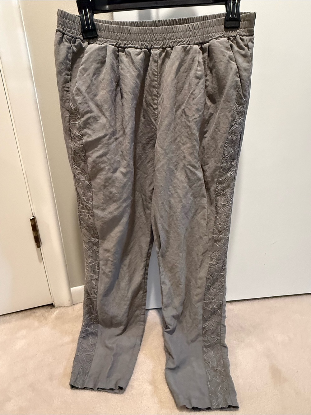Women’s Gold Hawk Casual Elastic-Waist Pants in Light Gray